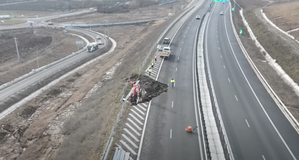 Κατέρρευσε τμήμα του αυτοκινητόδρομου A10 Sebeș-Turda στη Ρουμανία